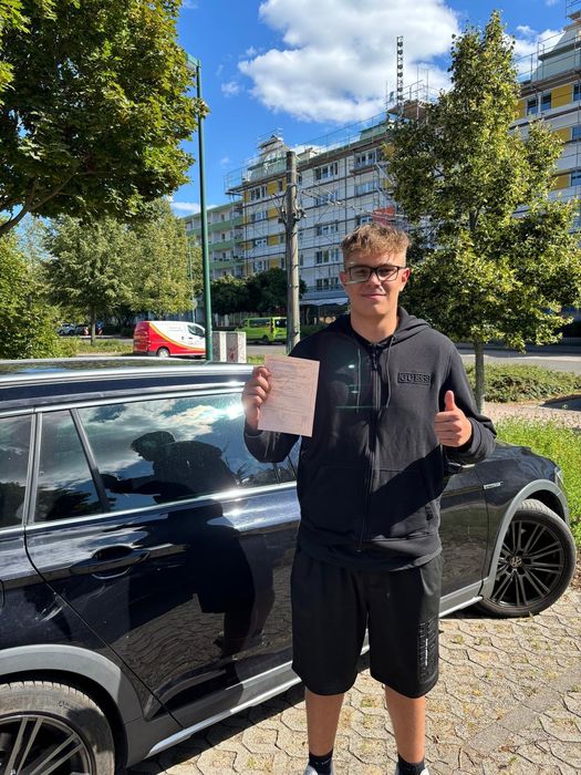 Absolventin oder Absolvent der Fahrschule Palme Eberswalde, Foto 50 von 59